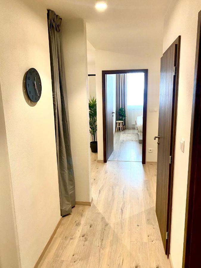 The Elite Suite Downtown A/C & Garage Parking Bratislava Exteriör bild